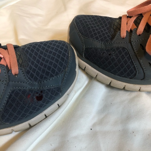 3/$20 Nike gray and pink sneakers - Picture 5 of 5